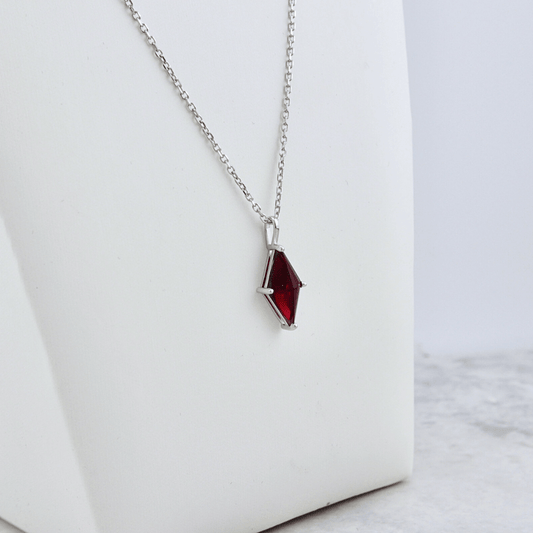 Collier Losange et grenat en argent sterling