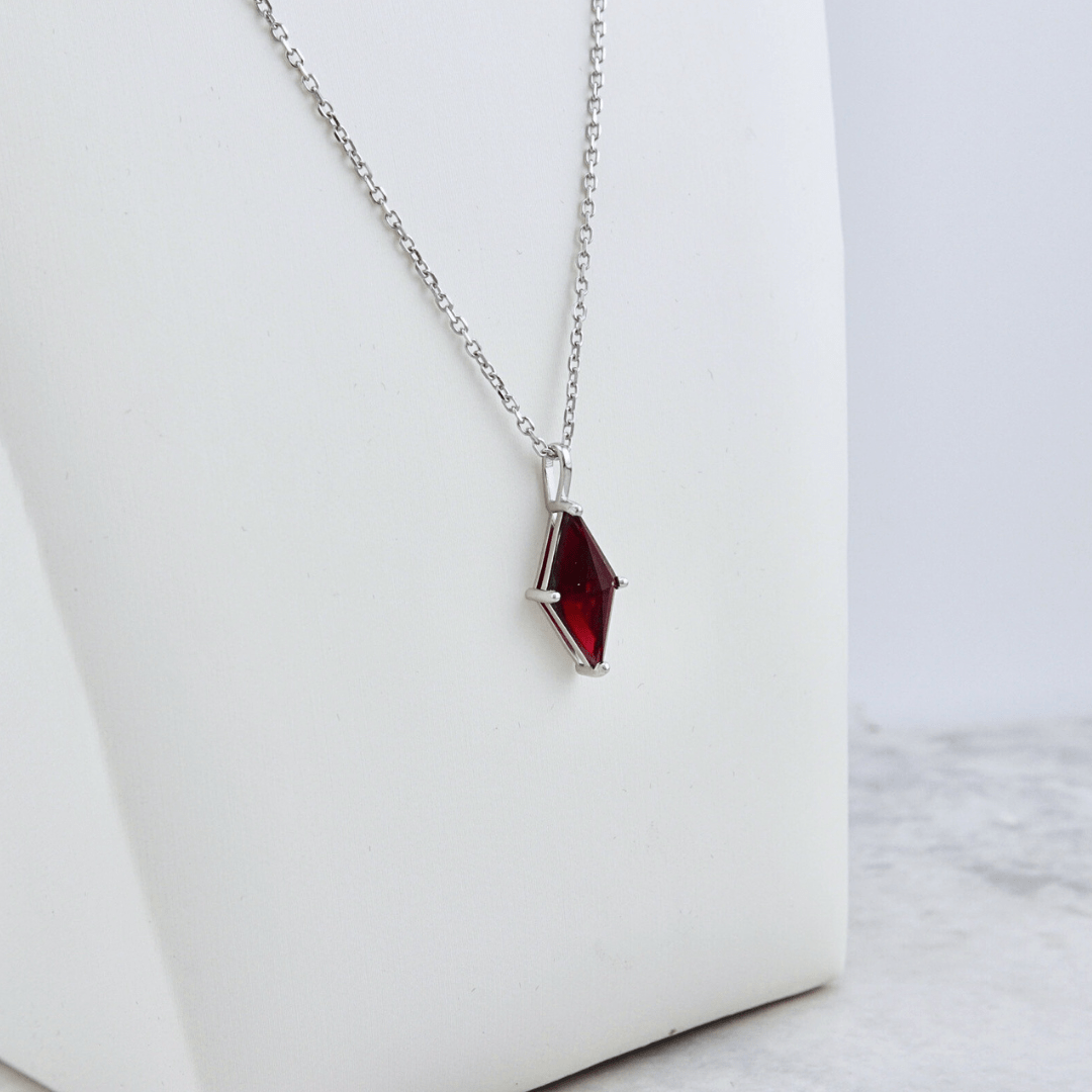 Collier Losange et grenat en argent sterling