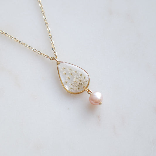 Collier Perla - fleurs sauvages goutte (moyen)