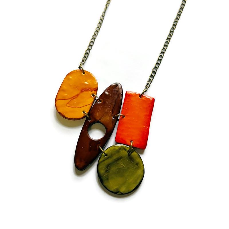 Chunky Bib Statement Necklace with Earthy Bohemian Style