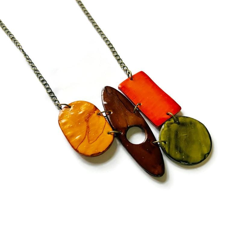 Chunky Bib Statement Necklace with Earthy Bohemian Style
